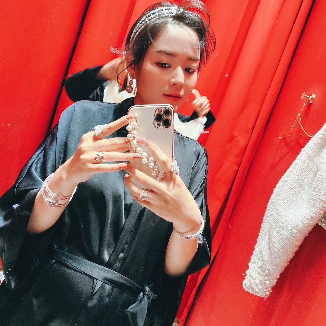澜时娜娜视点服饰