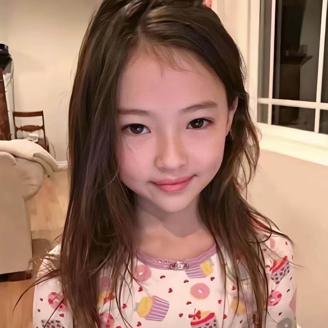 戴小 年嘚眼镜