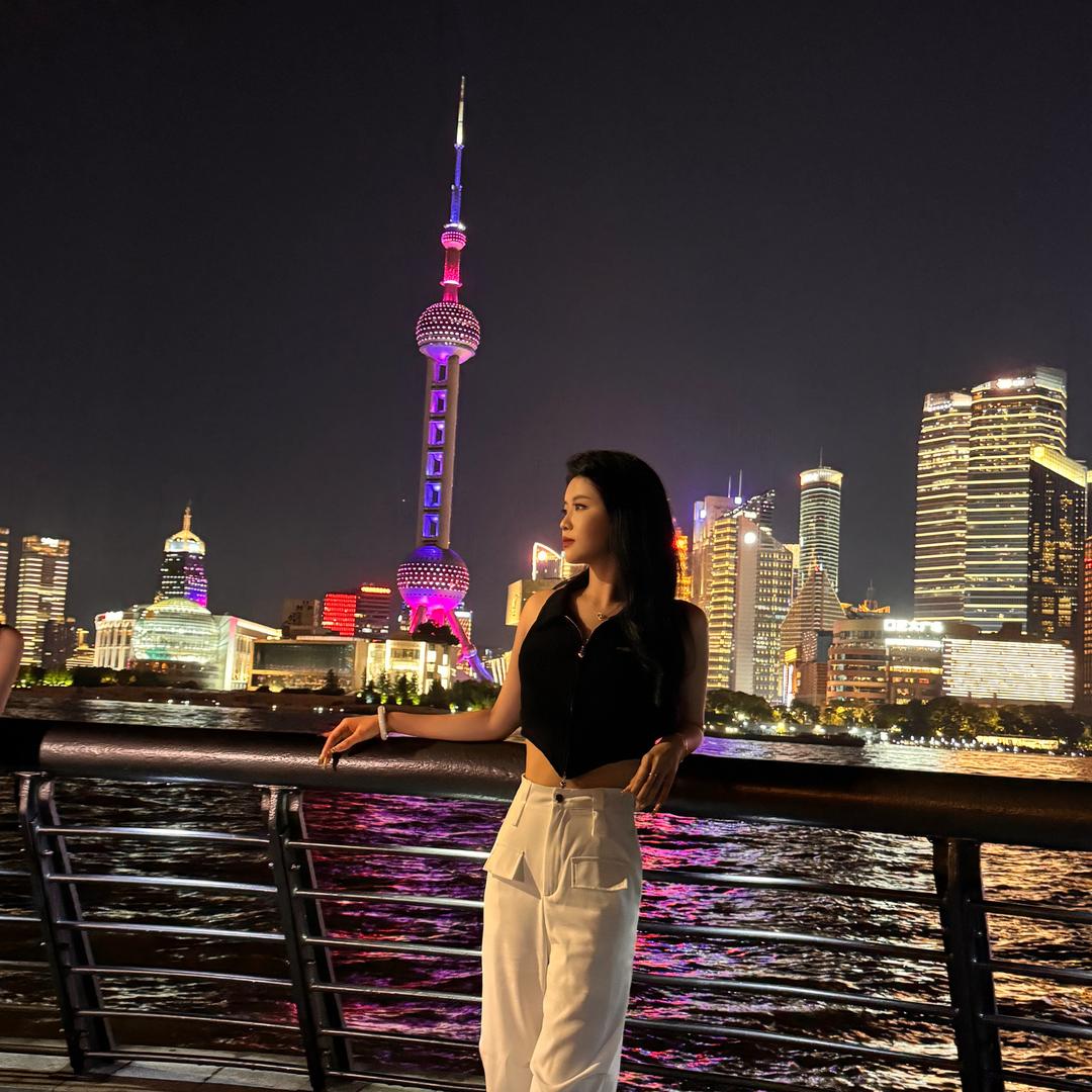 小妍没睡醒.