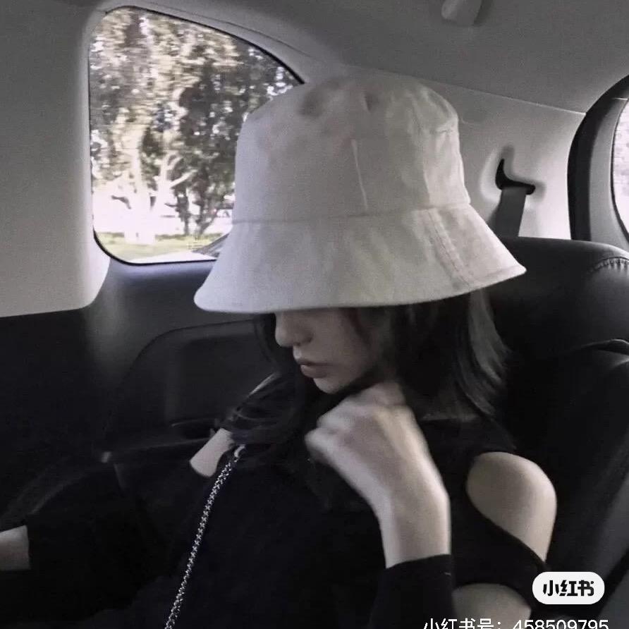 不知名的呆毛🍃.