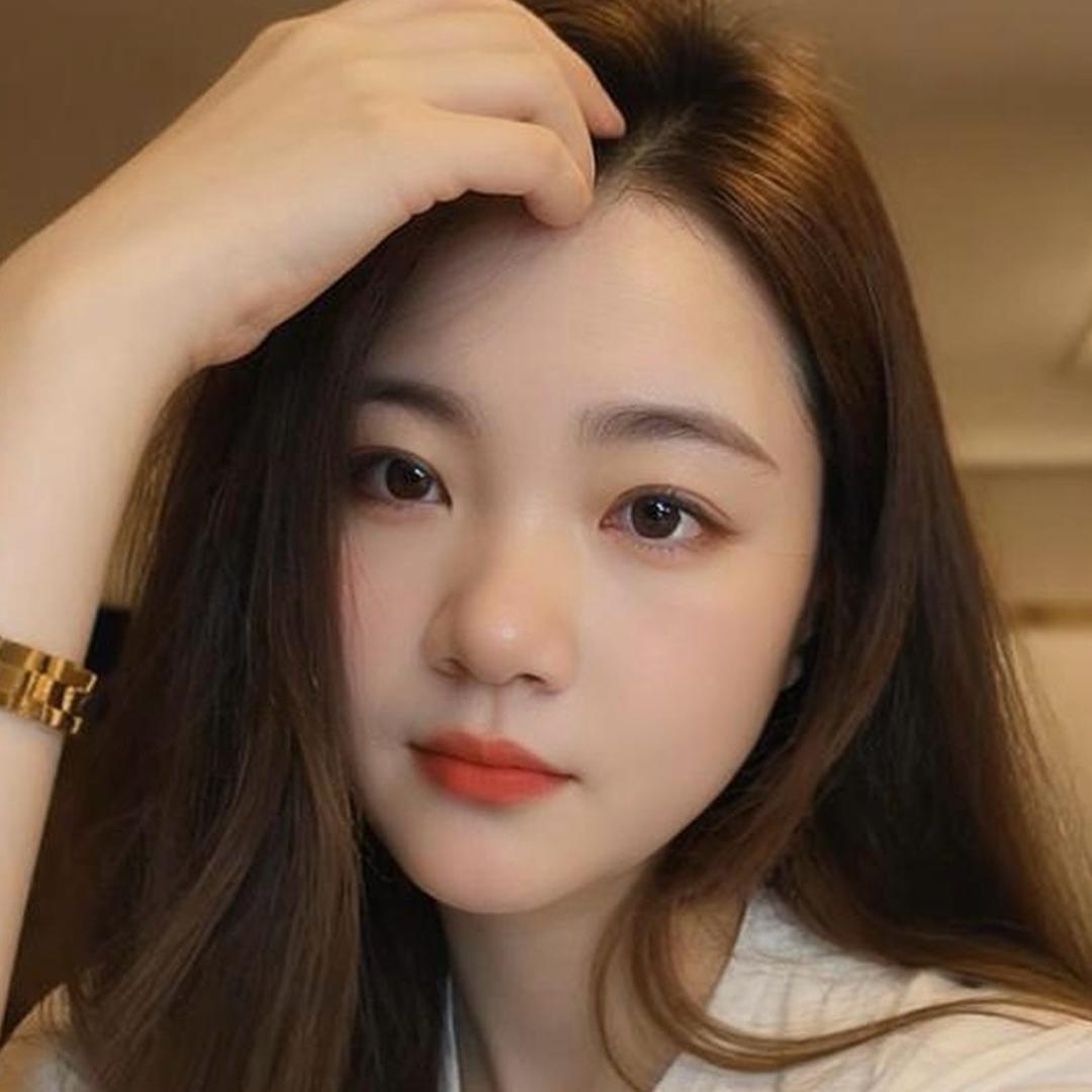 👧小小🎊