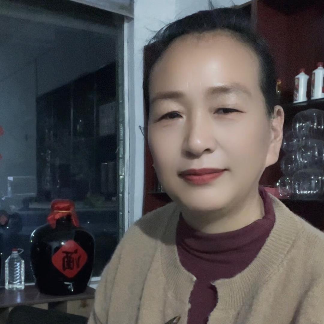 平凡大姐（商品在橱窗）泰山散酒馆