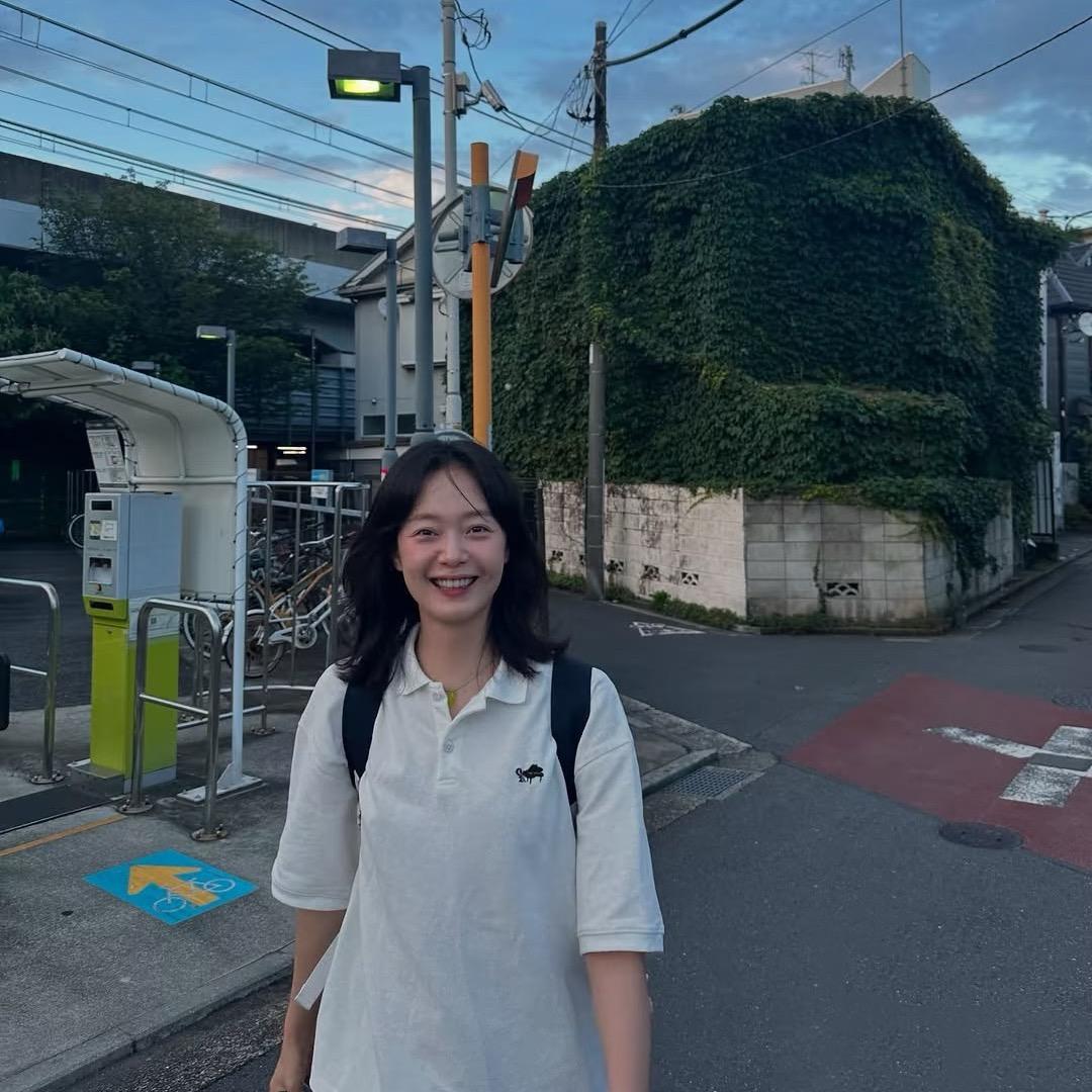 少捏我的小屁屁