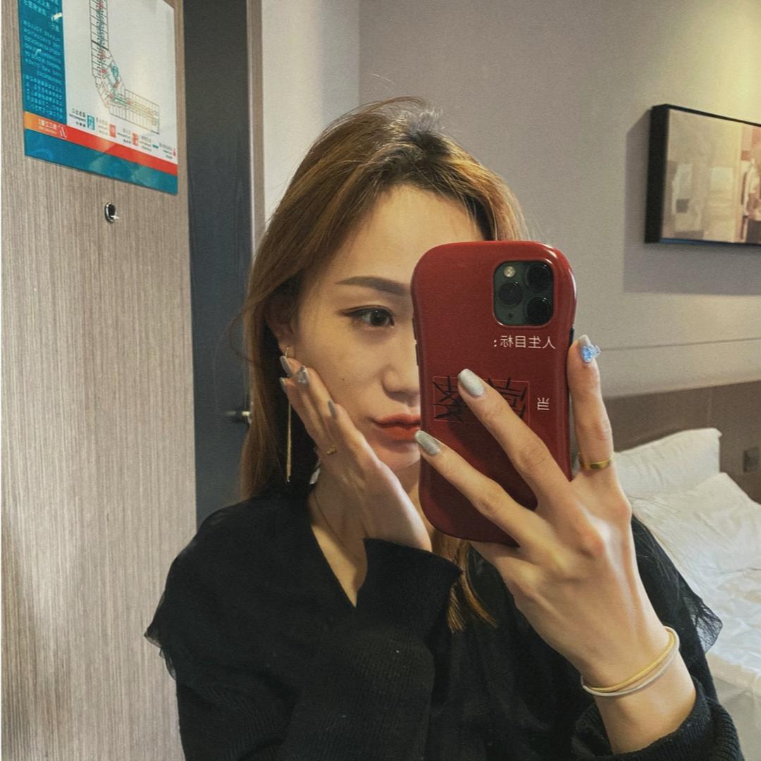 教语文的黄老师.