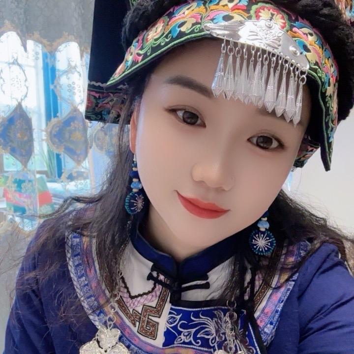 烤鱼店老板娘