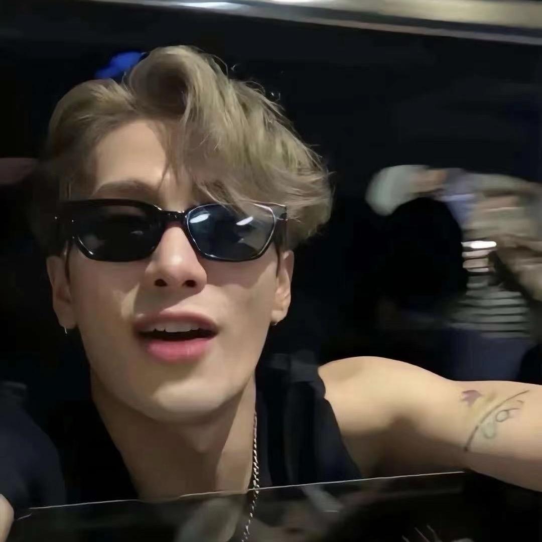 ㅤㅤㅤ潮奢（精）and摩托杨