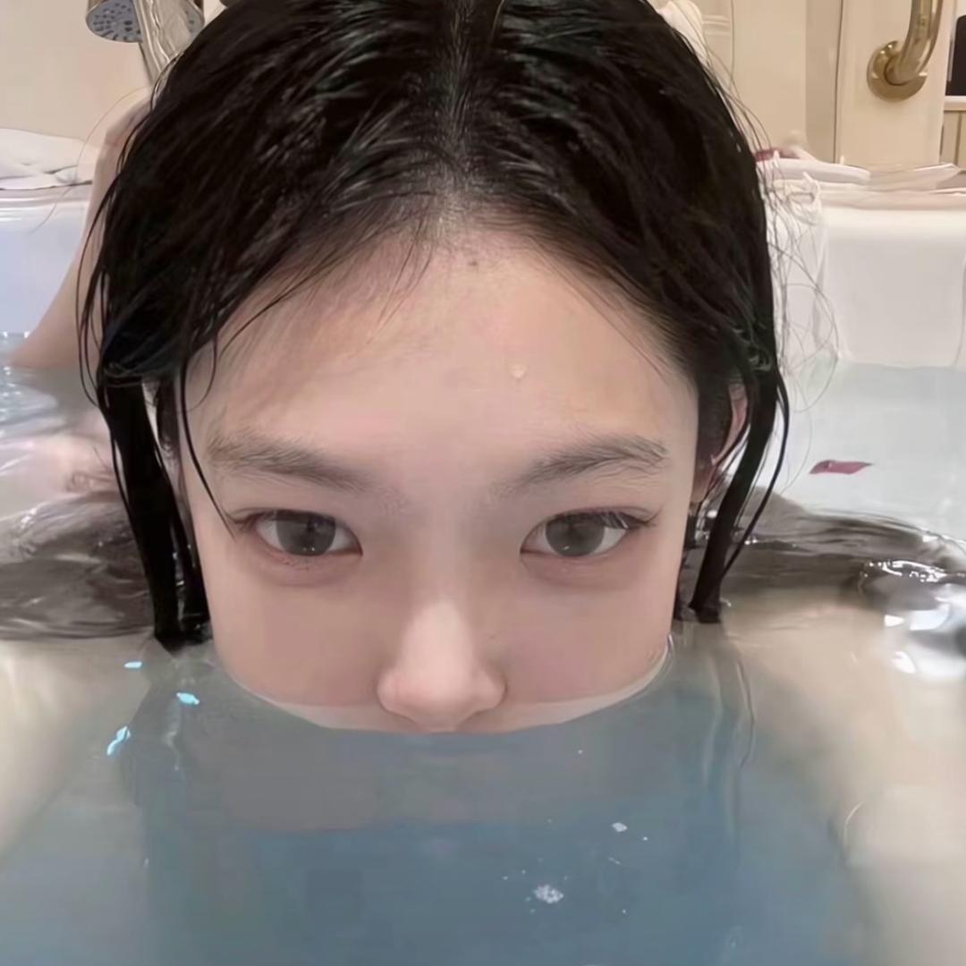 YangMei.