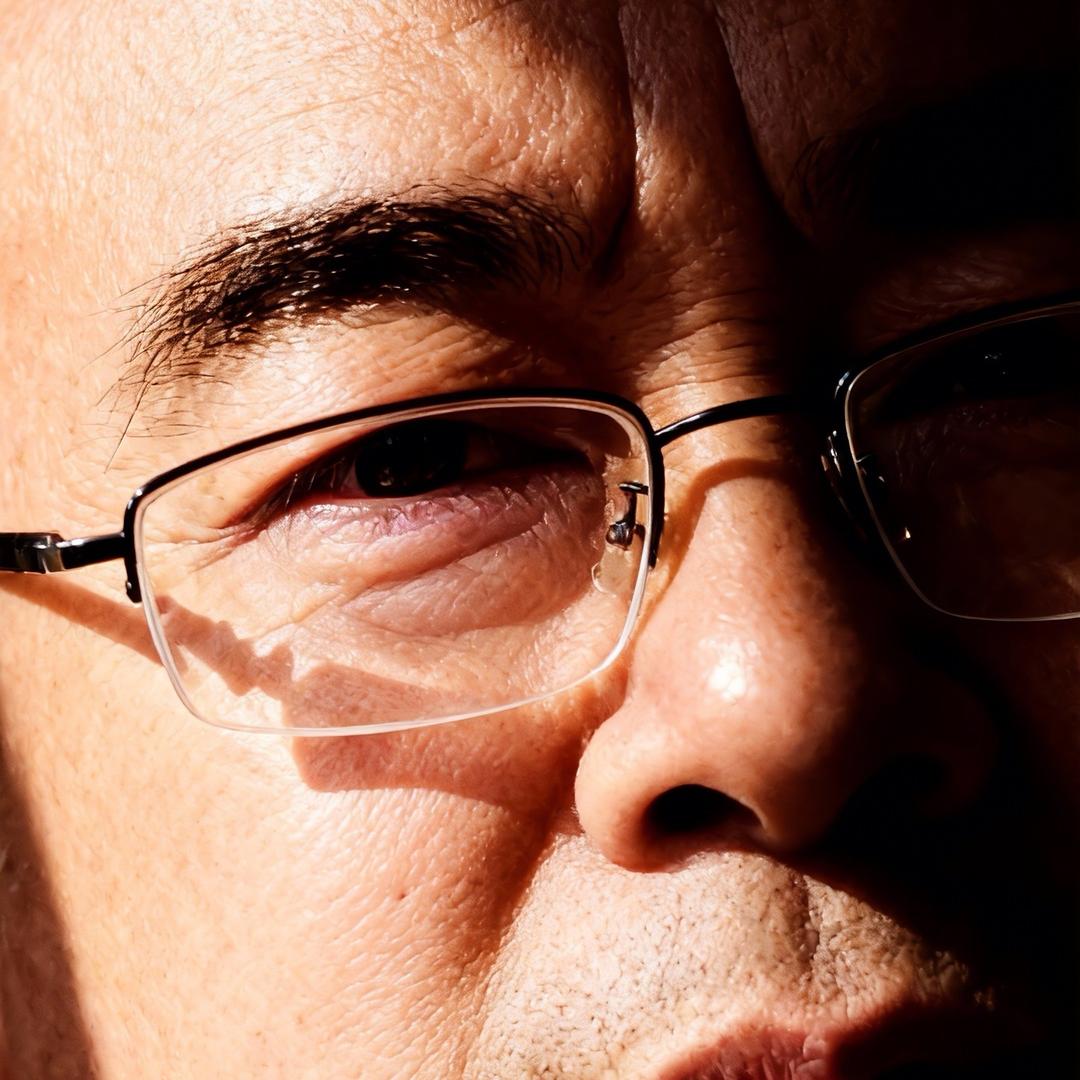 眼镜老哥