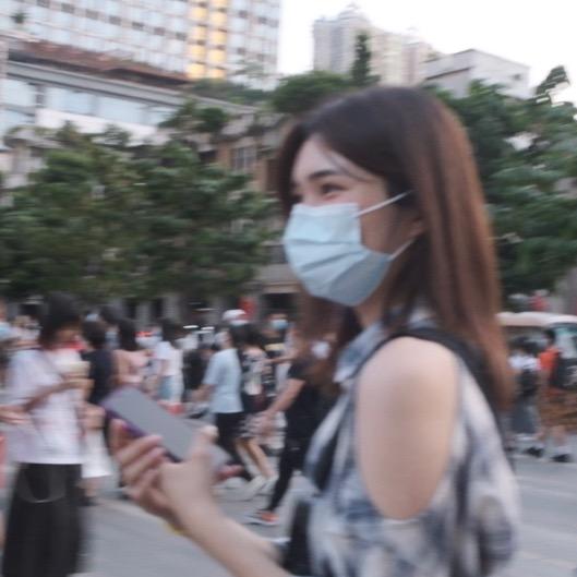 你脸好大哦