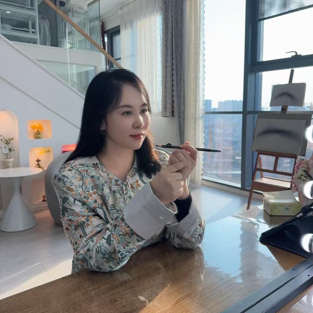 武汉眉形设计～花花