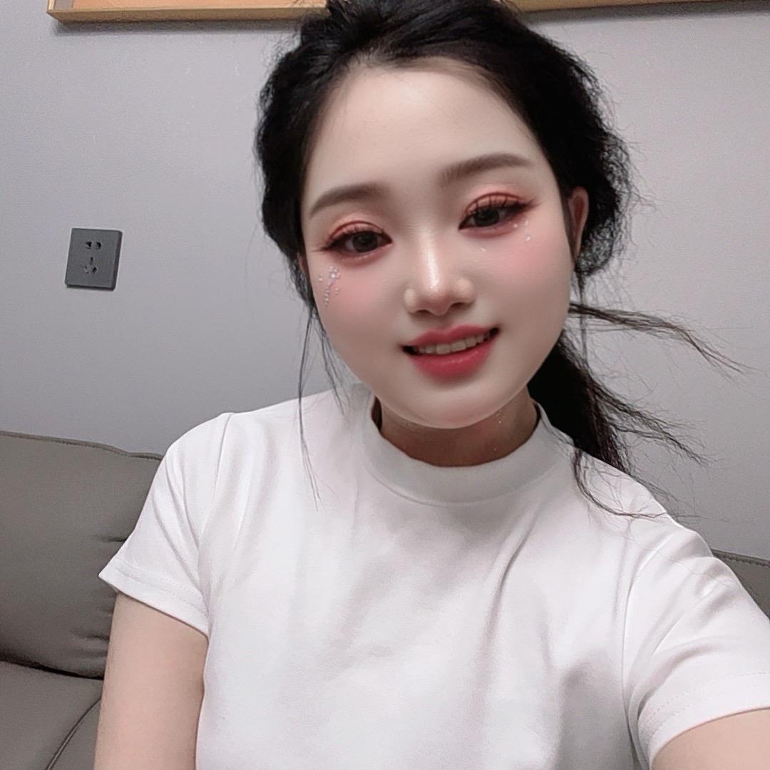梁小妞