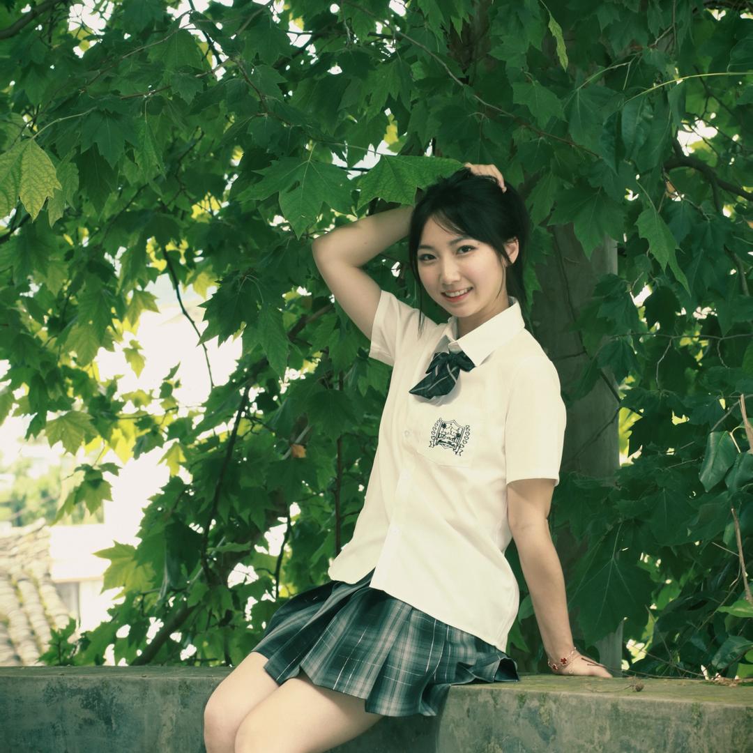 小何-