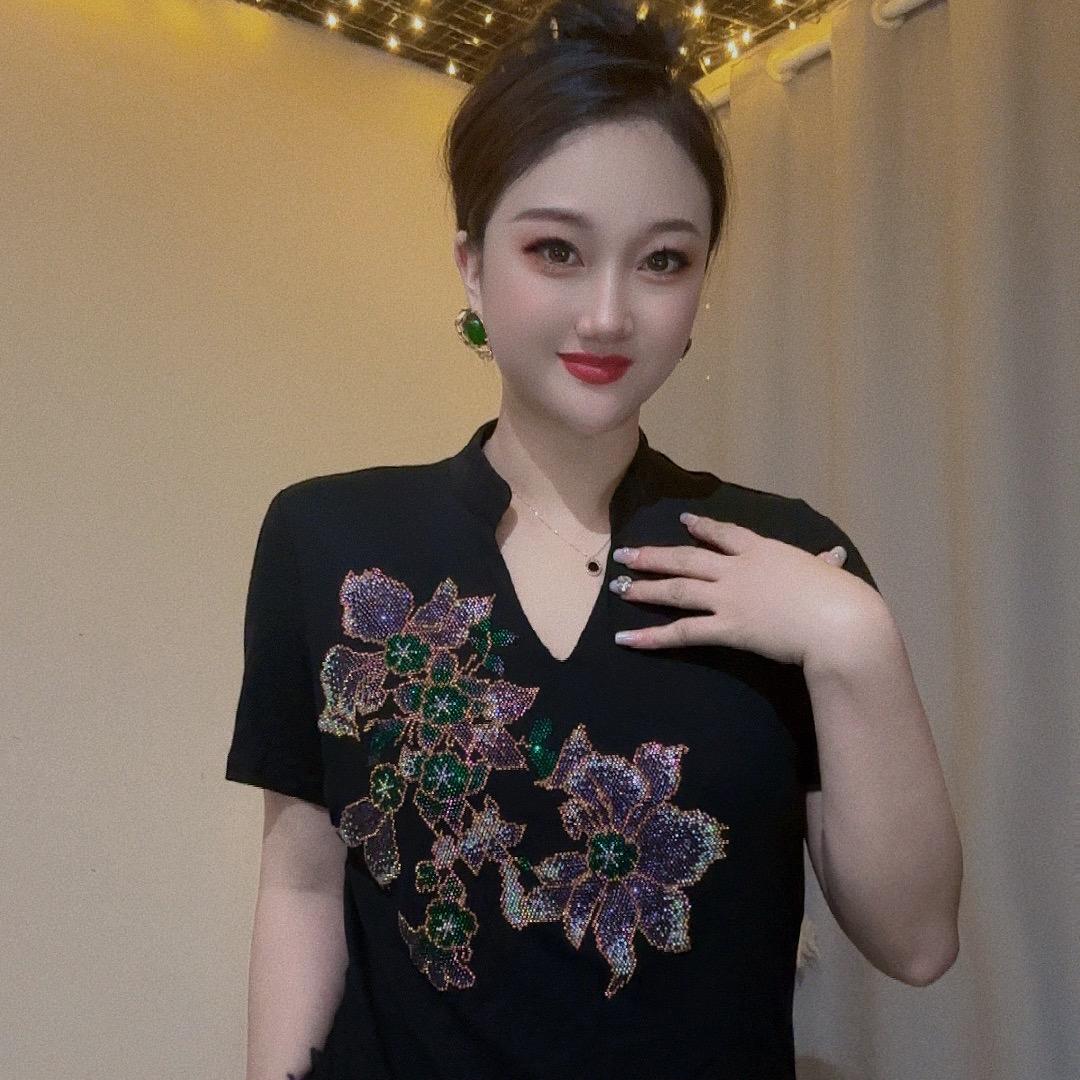 大宁欧货烫钻女装批发