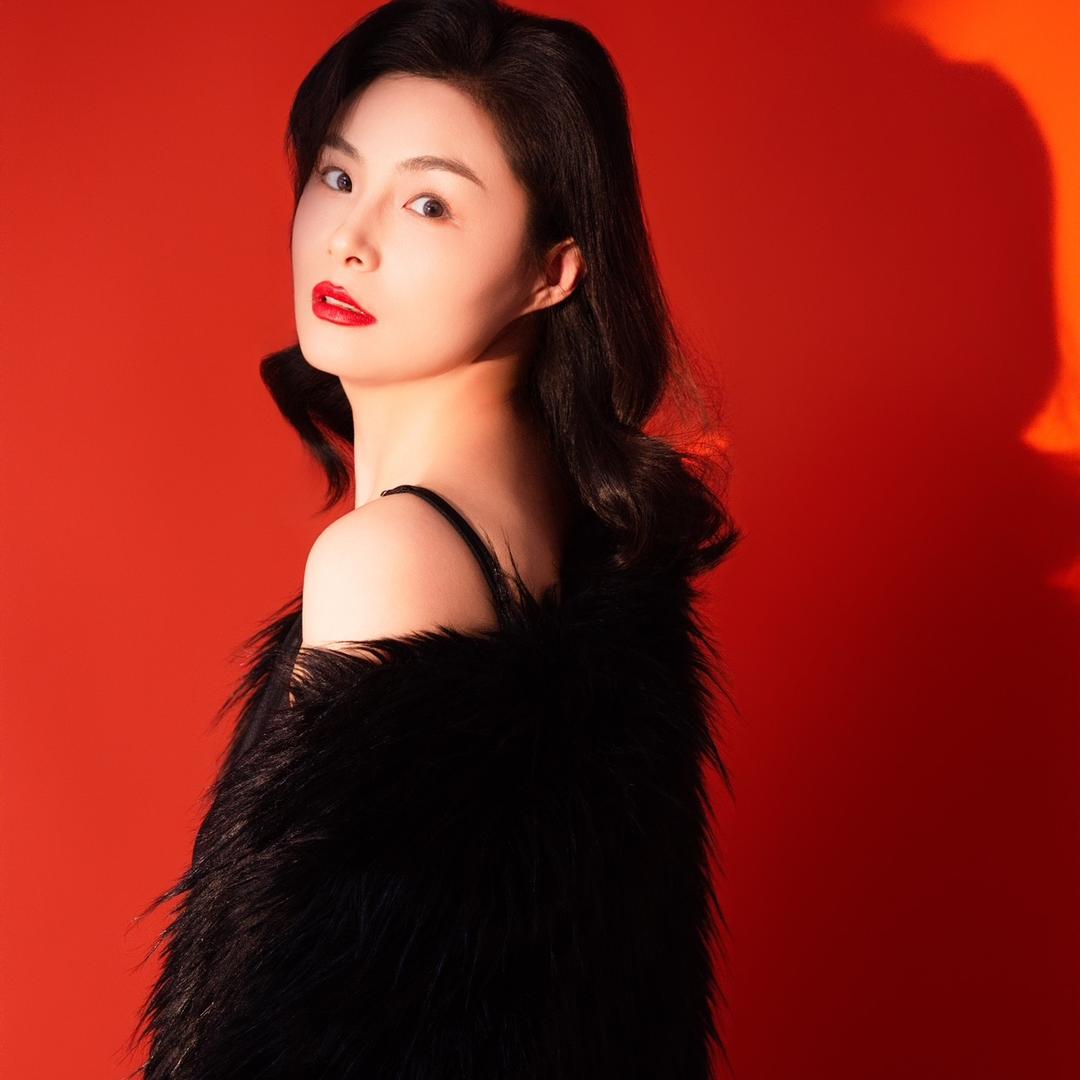 爱晴彤