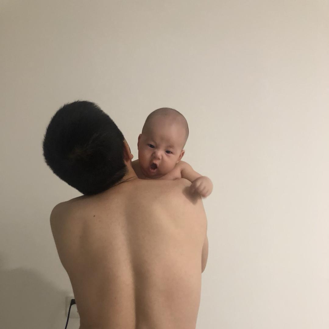 宝宝不叫王进，叫王霁
