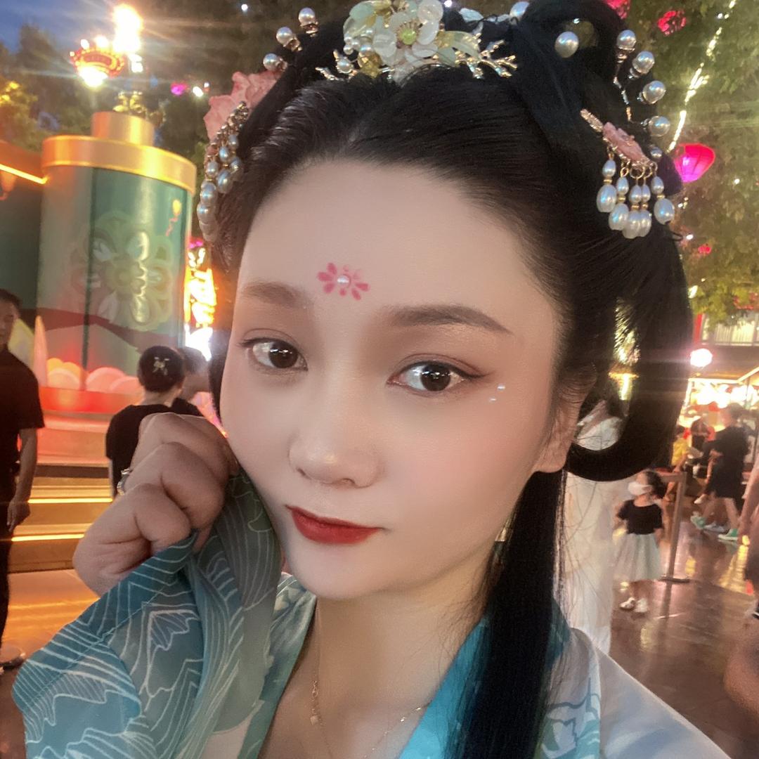 古董小姐。