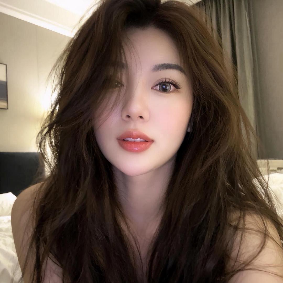 上海市松江区新桥镇伶颜美容店