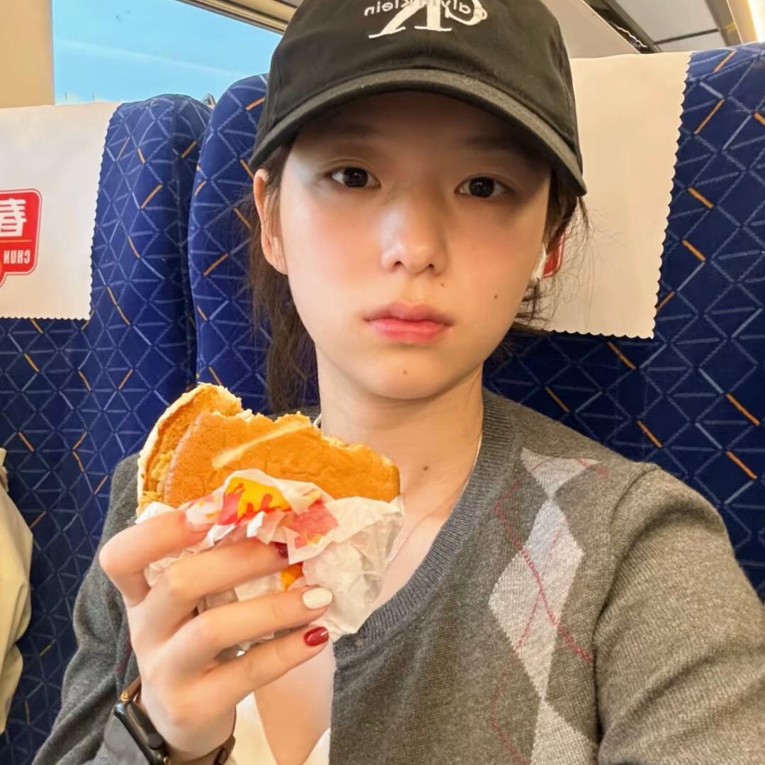 煎蛋炒蟹ฅ ˃̵ ֊ ˂̵ ฅ