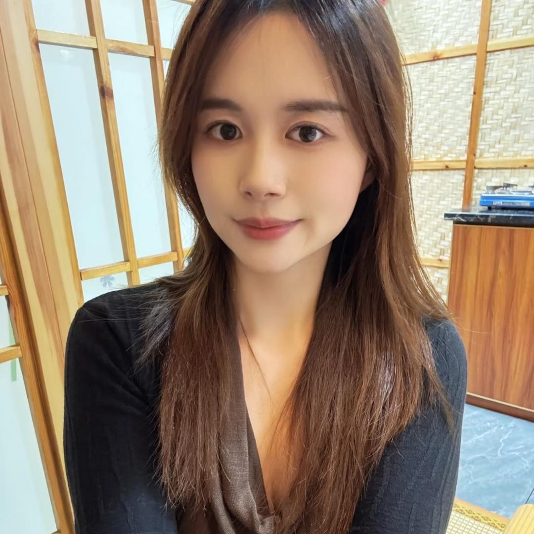 阿珂  小学老师