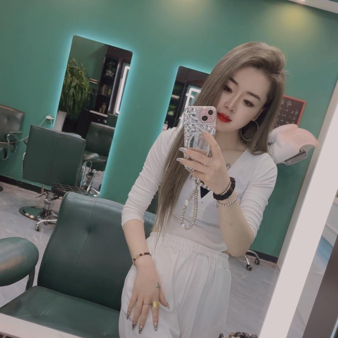 @F女士