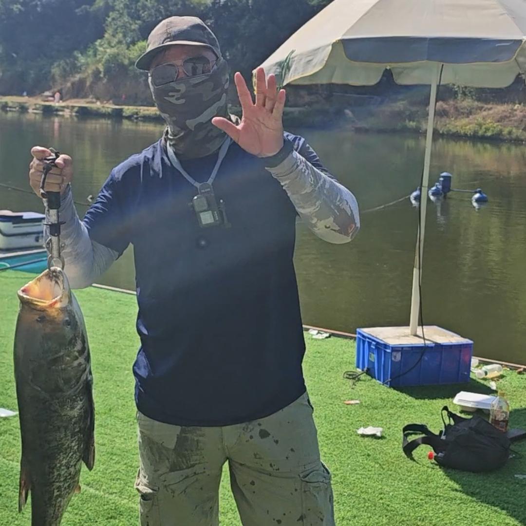 爆杆华（鱼杆测评）