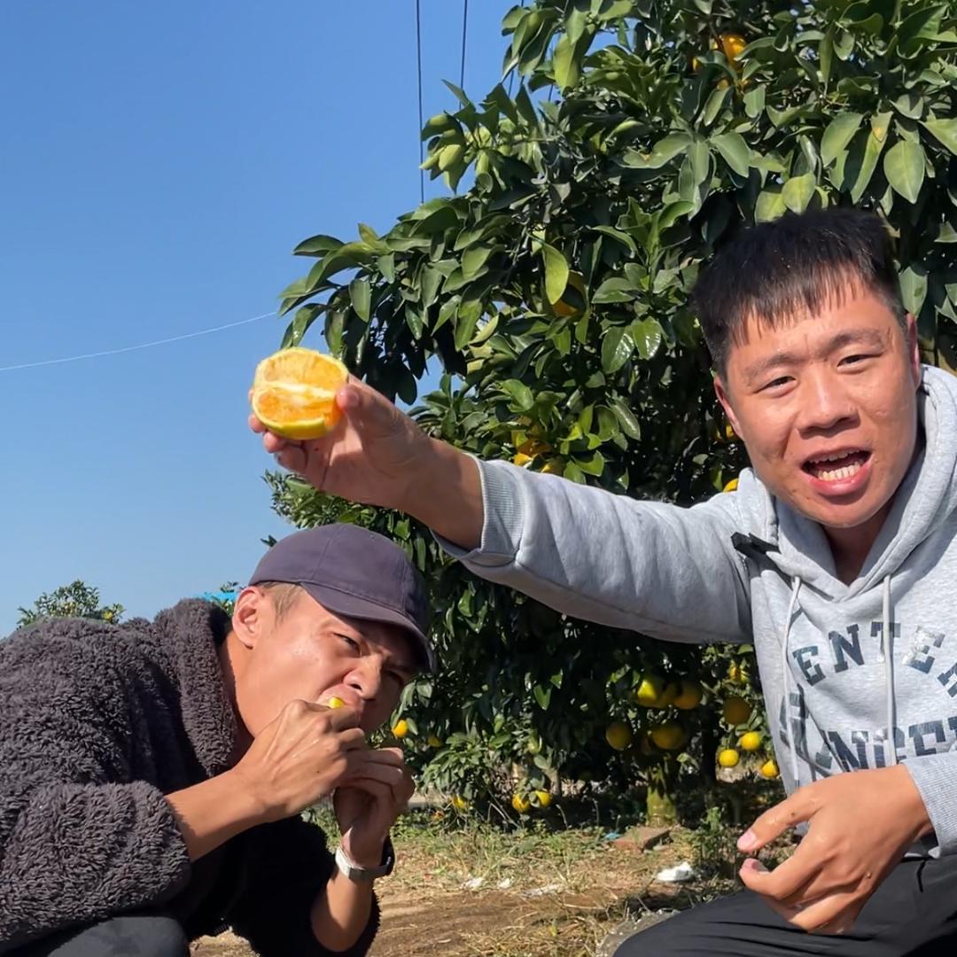 贰两老表在农村