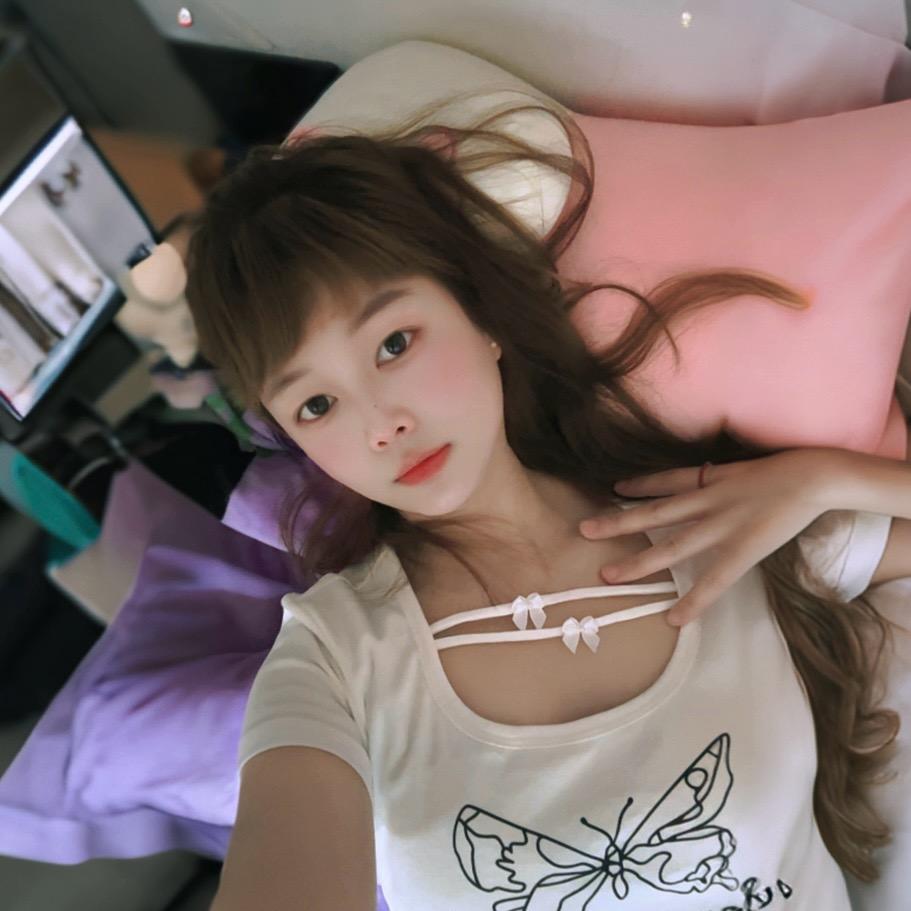 小 迷 妹