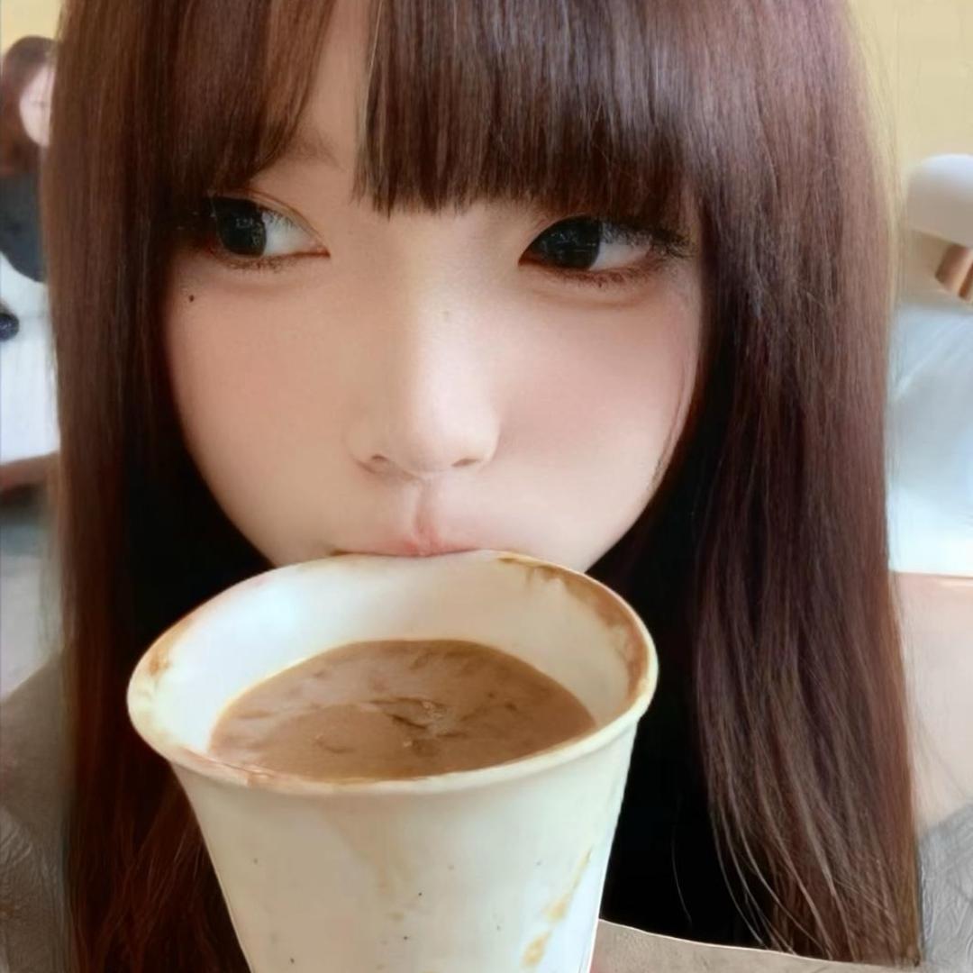 ︿