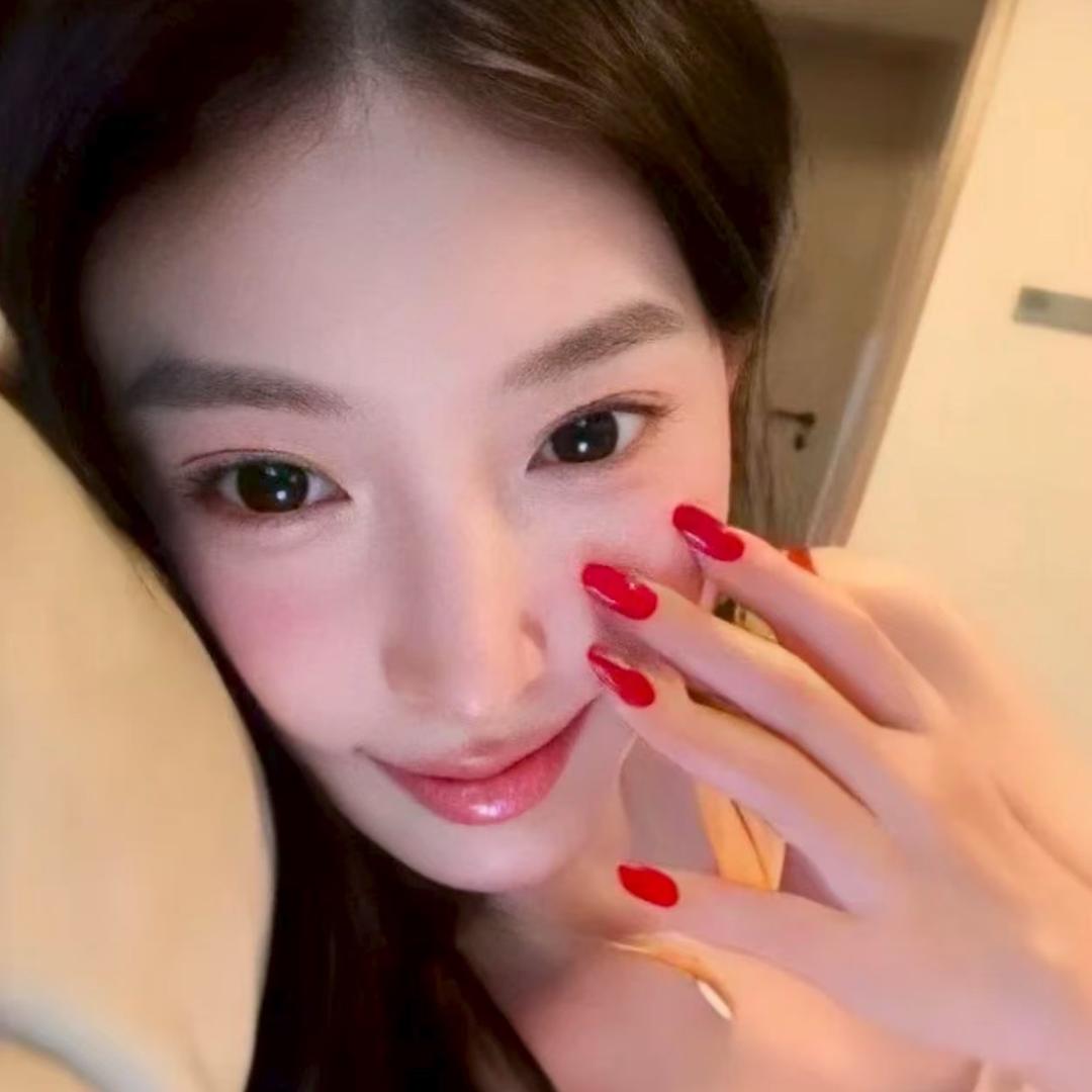 奕奕-