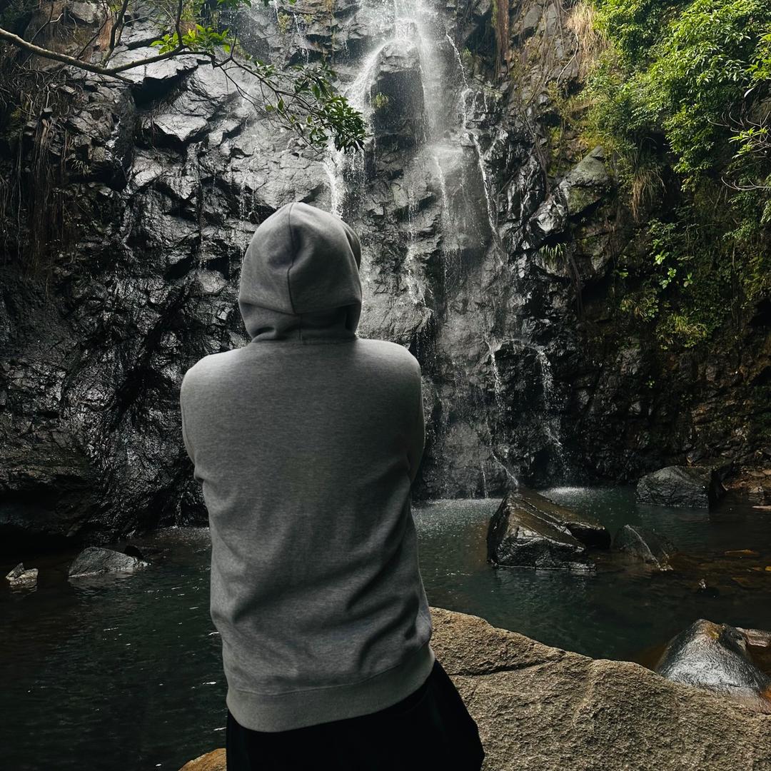 孤独的风中少年