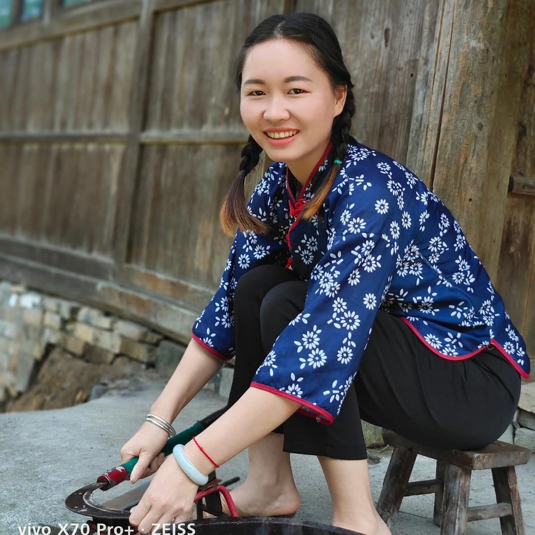 阿莲