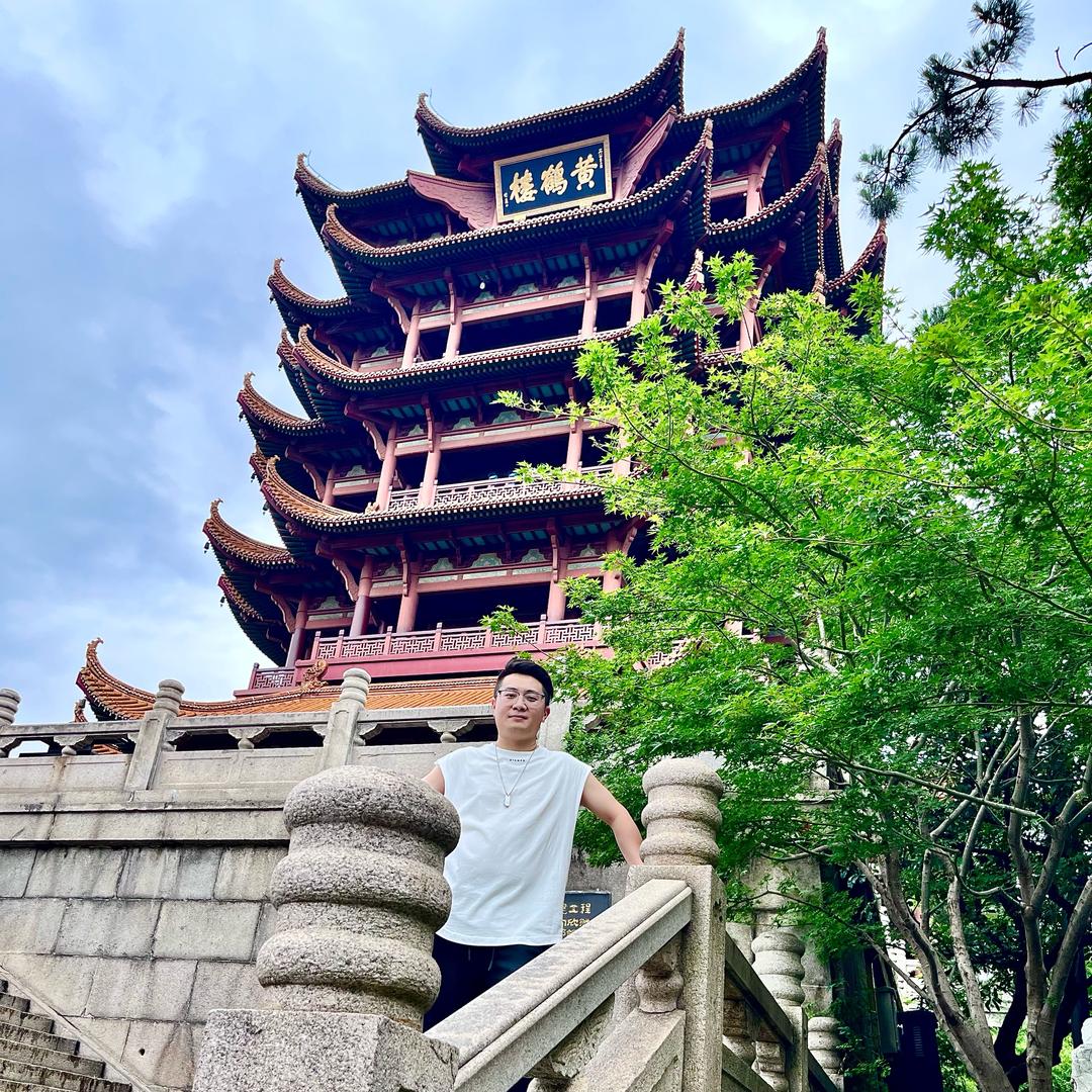 雷先森，