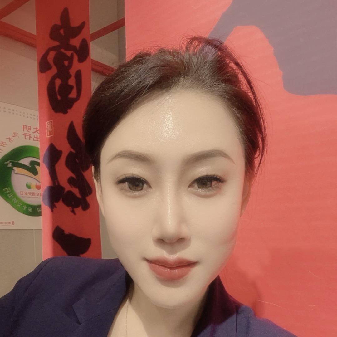 鼎爱云静