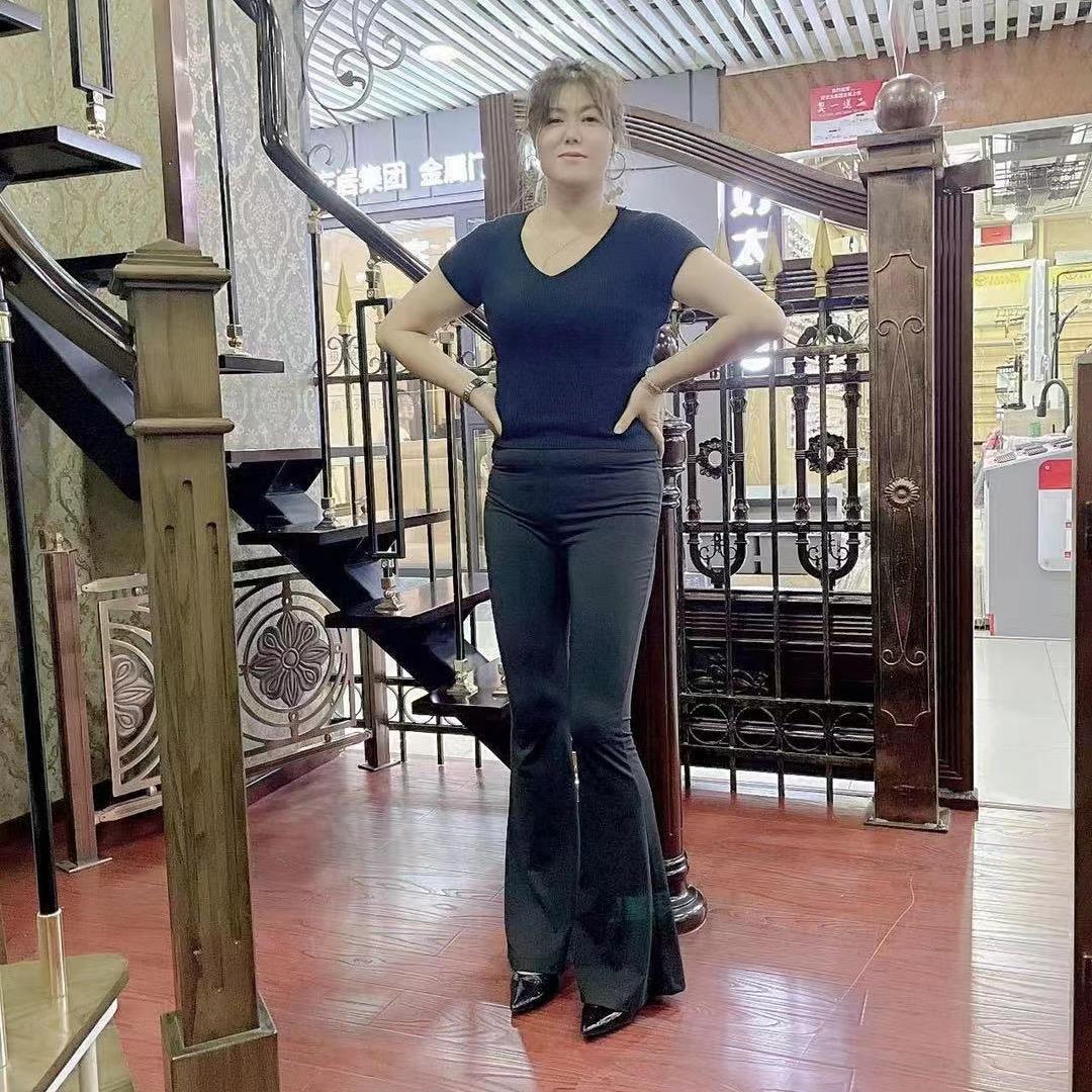 甄妮服装