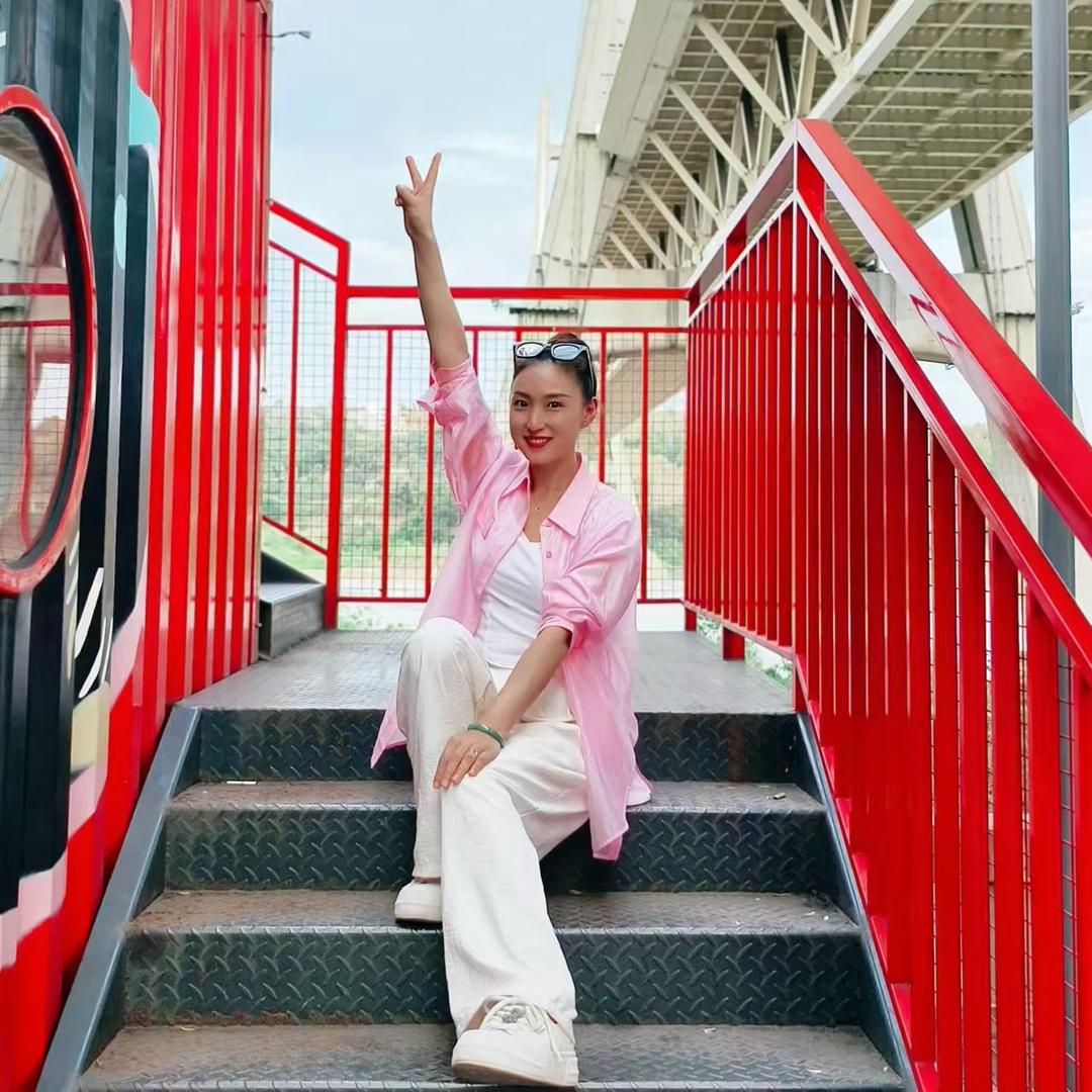 👚卖衣服的小姐姐👗
