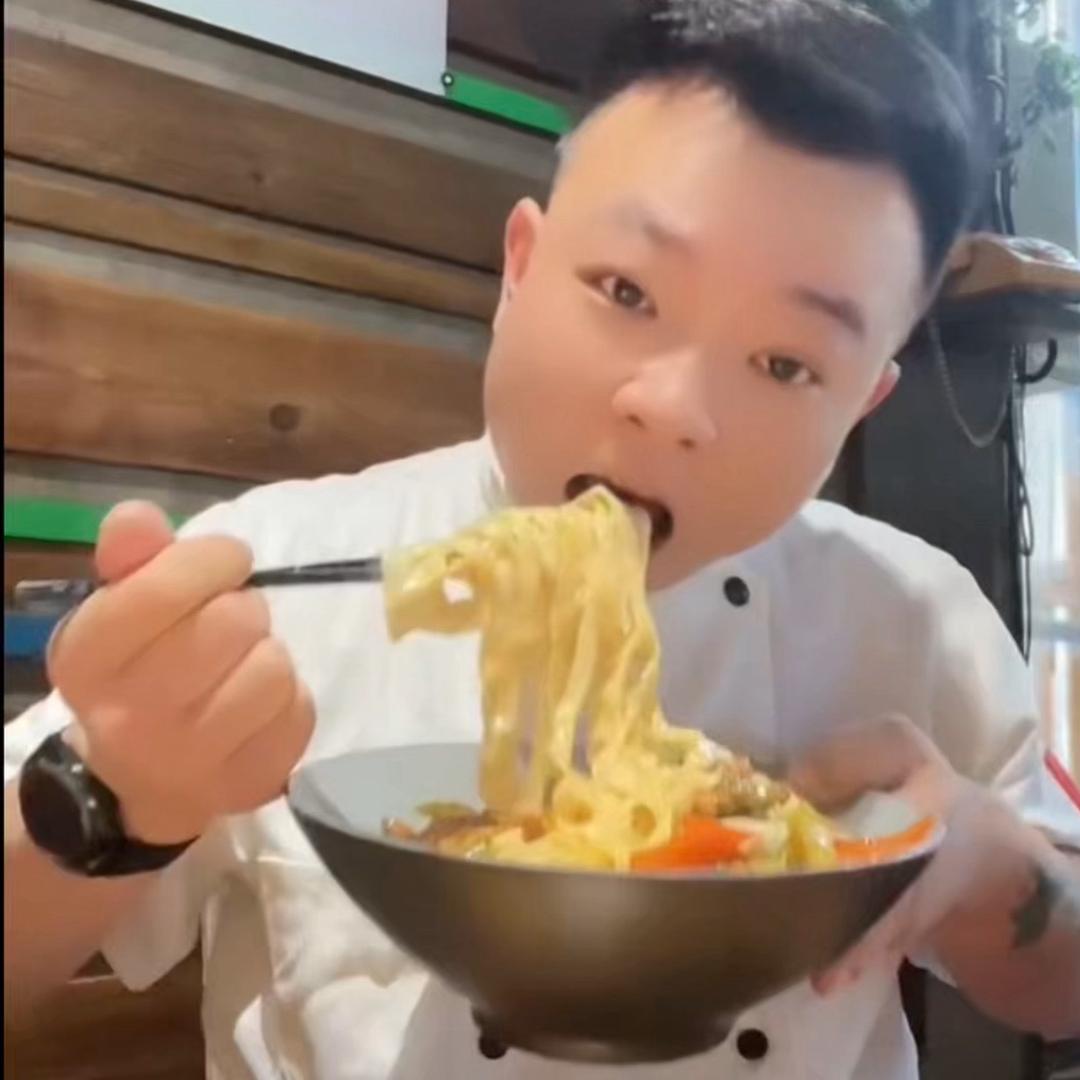 米九《老街旧巷》