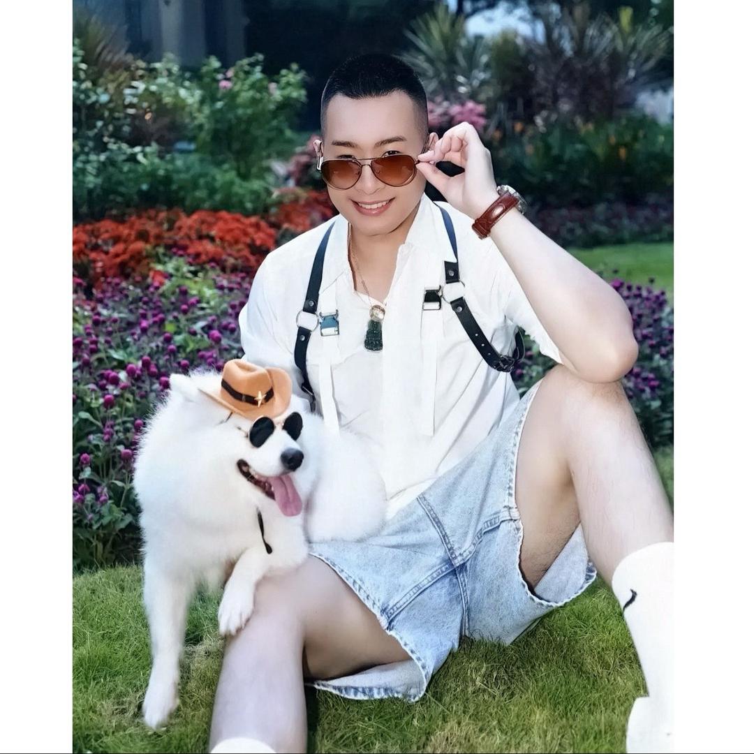 🌈正装男家住17楼