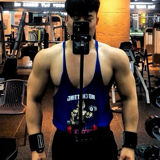 于小龙