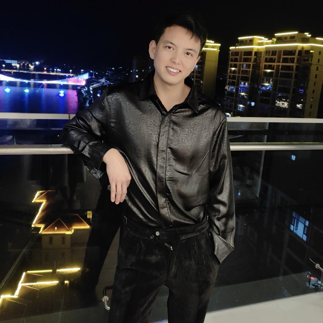 大鹏在郴州卖车