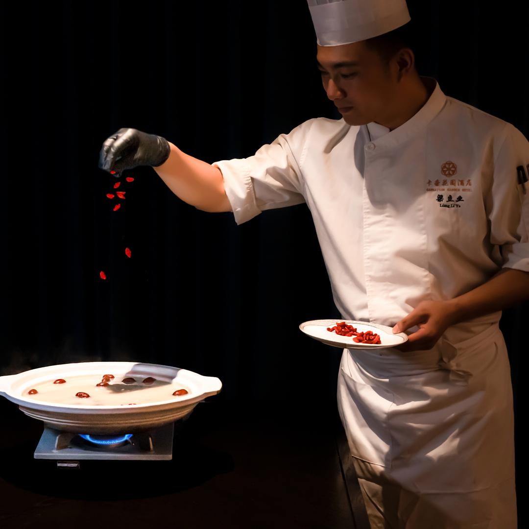 @厨师不炒菜，只想耍个帅