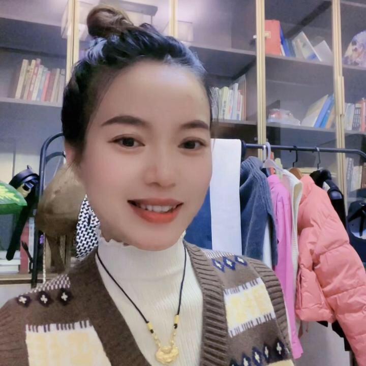 小梅吖🌸