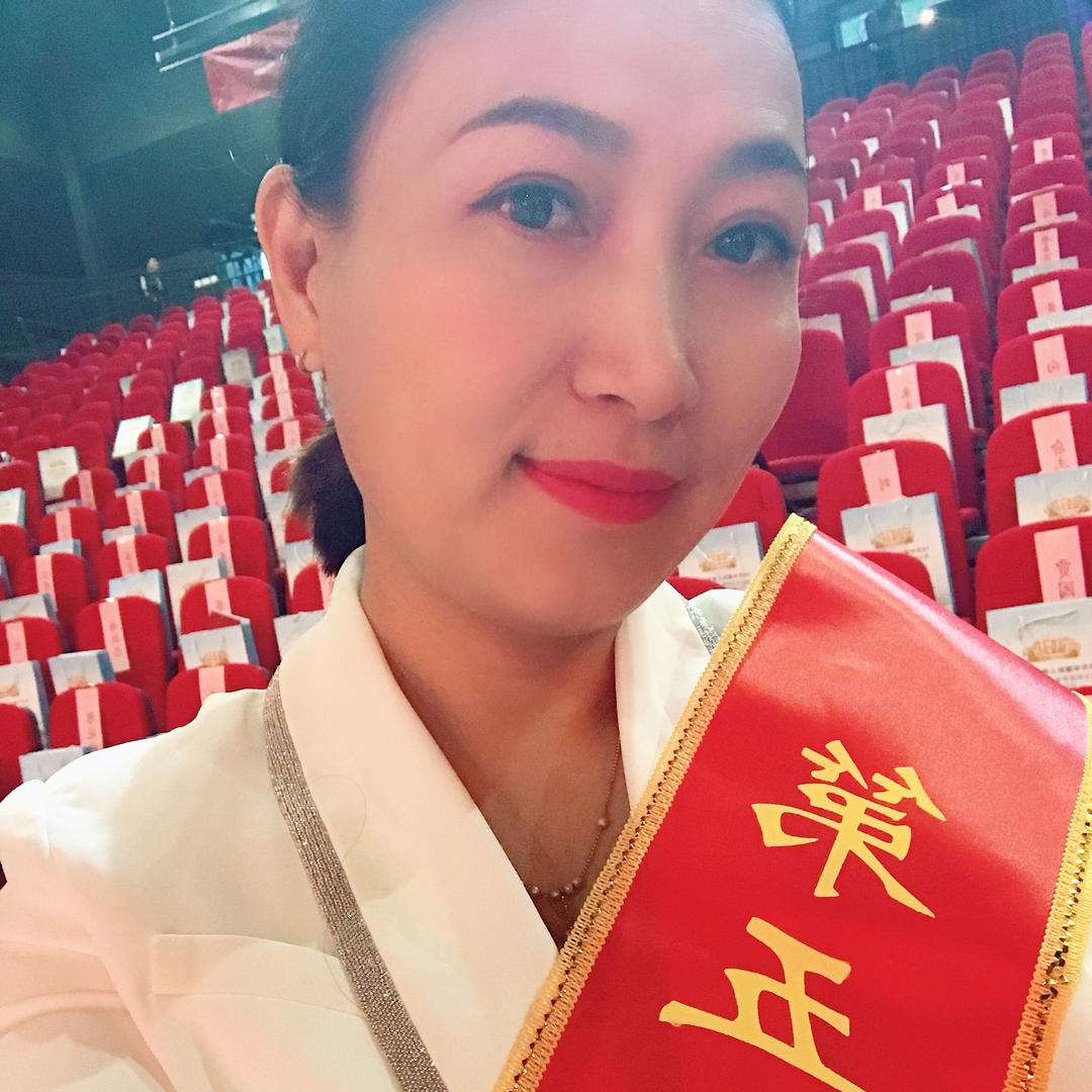 阳光明媚（周）