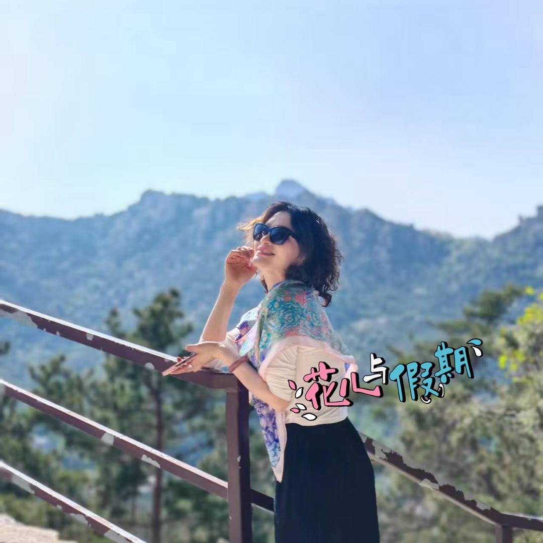 青岛艾薇女装20年专业买手店