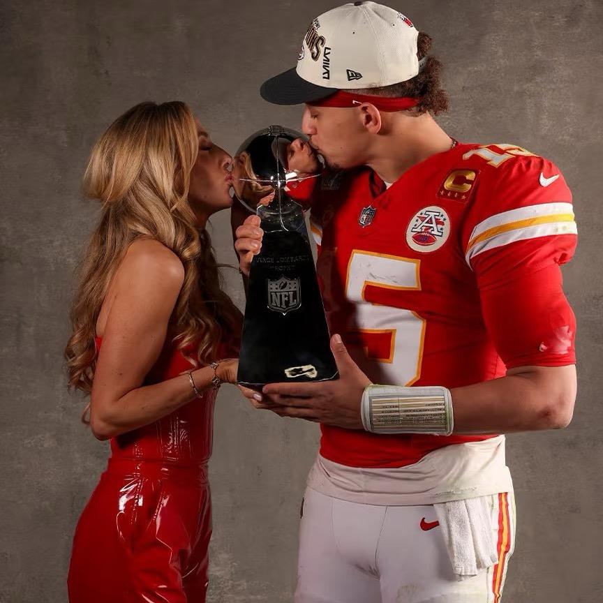 派大星🏈（正在甩肉）
