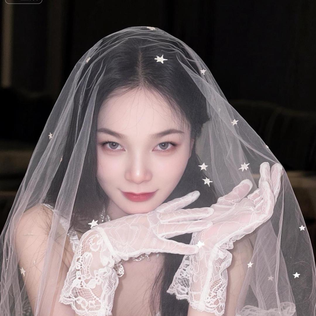 我呢，永远明媚和自由