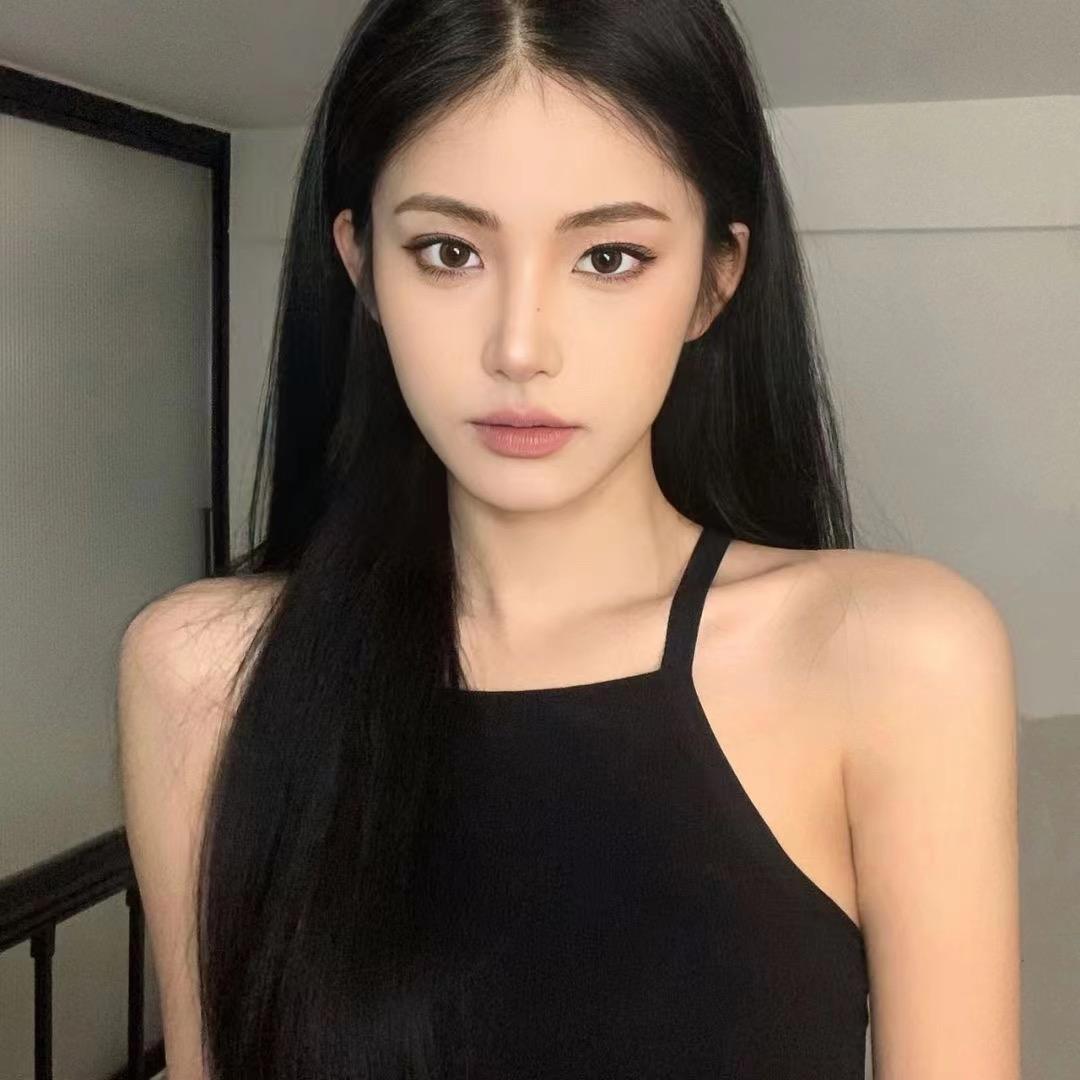 李巨婴.