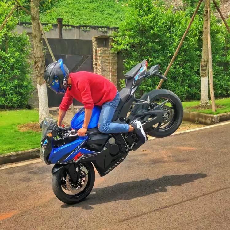 爆炸的龙哥🛵