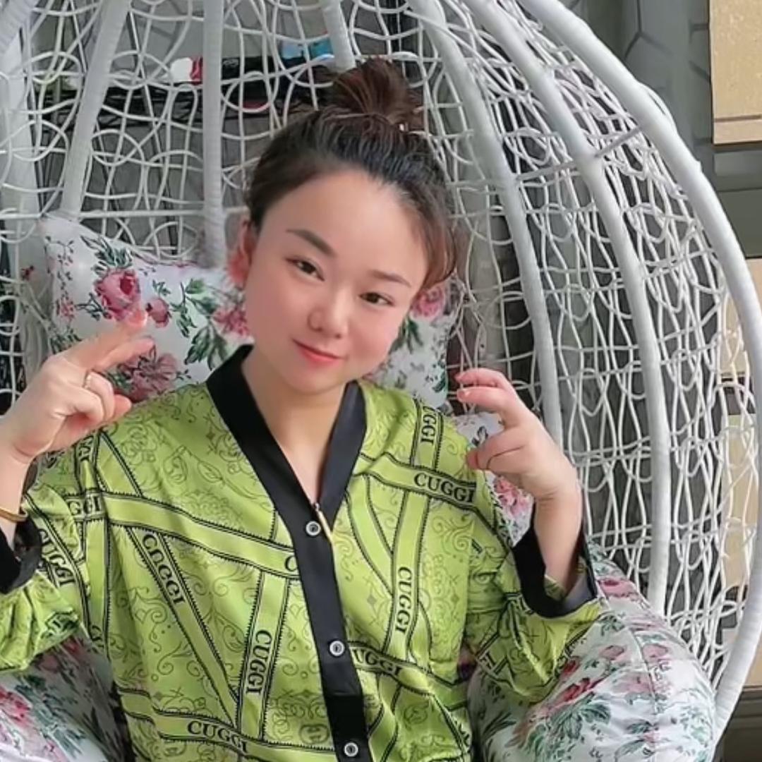 常熟市海虞镇艺谦服饰厂