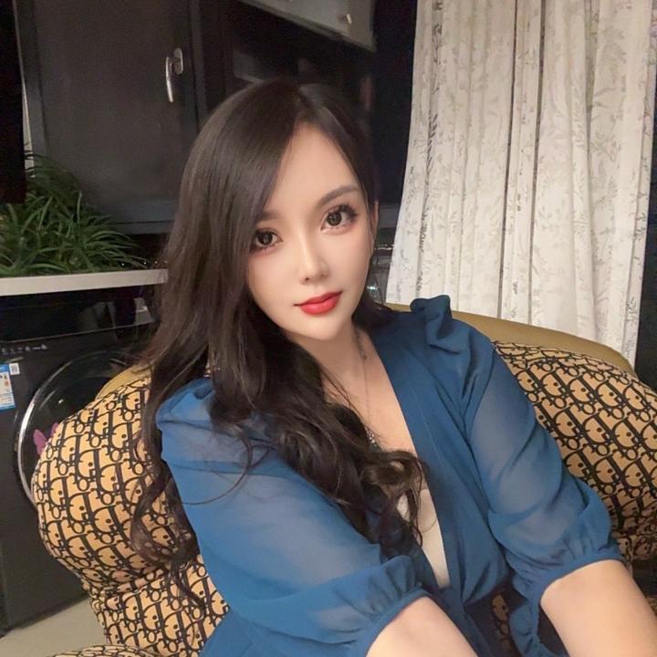小姨、艺融涵