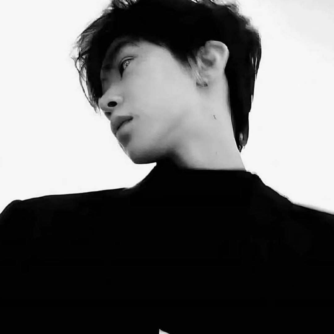 你脸怎么红红的